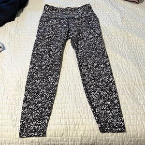 Old Navy Active Power Soft Leggings. Size M